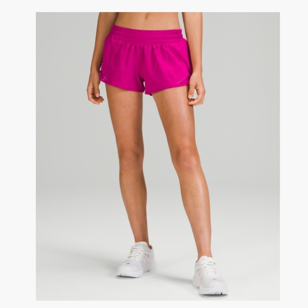 HOTTY HOT LOW-RISE SHORT 2.5"
Ripened Raspberry